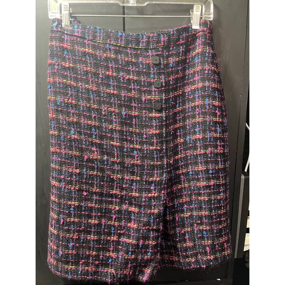 Oscar Black Multicolor Tweed Skirt with Button Detail‎ - Picture 2 of 4